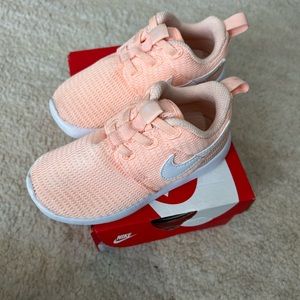 Nike sneakers toddler size 9c